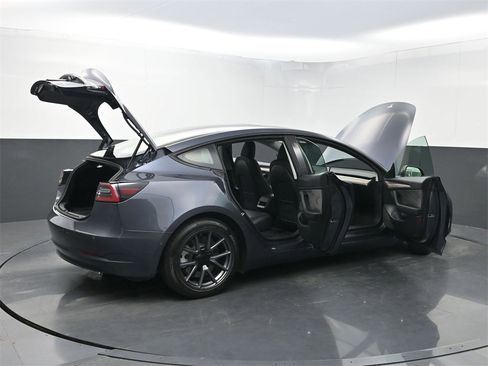 Used 2022 Tesla Model 3 Long Range image 34