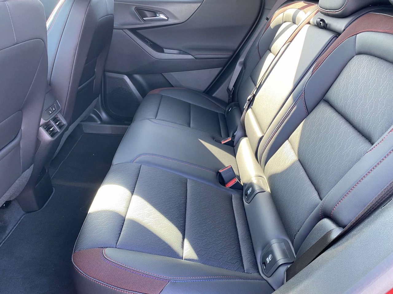 New 2026 Chevrolet Equinox RS w/ Convenience Package III FWD image 11