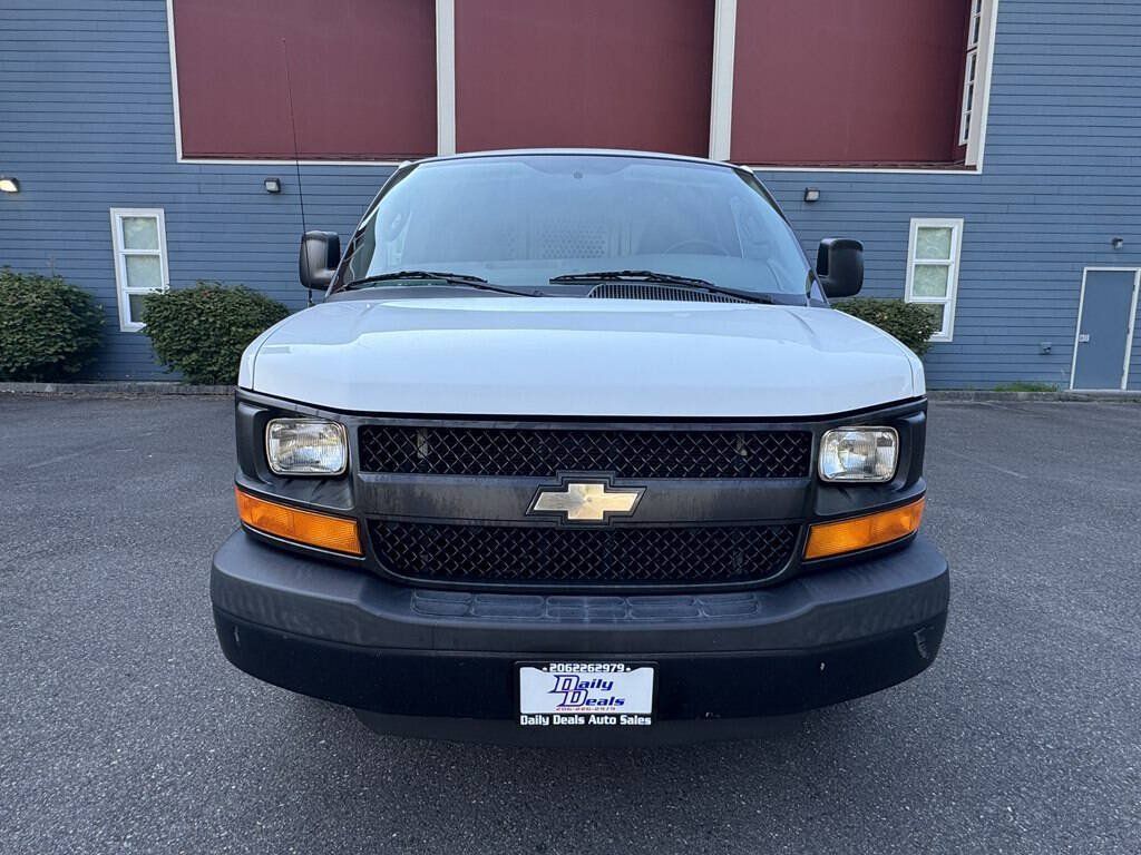 Used 2016 Chevrolet Express 2500 RWD image 8