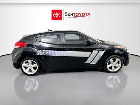 Used 2014 Hyundai Veloster image 2