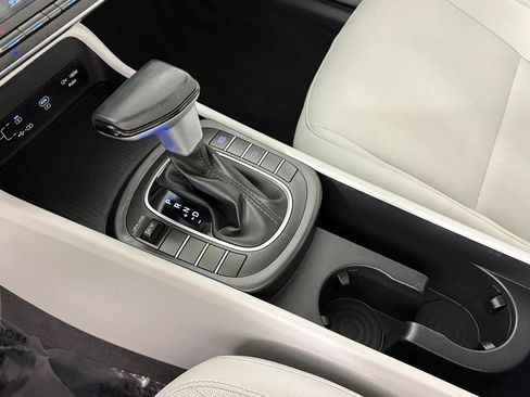 Used 2025 Hyundai Kona SEL FWD image 35