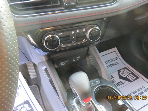 Used 2024 Chevrolet TrailBlazer RS w/ Convenience Package image 16