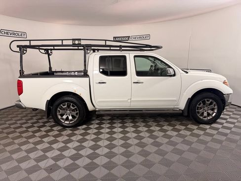 Used 2015 Nissan Frontier SL AWD/4WD image 7
