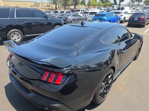 Used 2025 Ford Mustang GT Premium w/ GT Performance Package RWD image 3