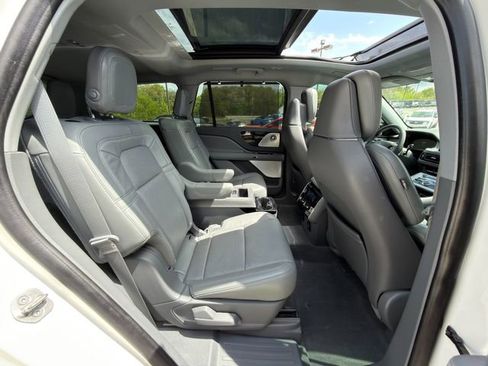 Used 2020 Lincoln Aviator Grand Touring w/ Equipment Group 302A AWD/4WD image 10