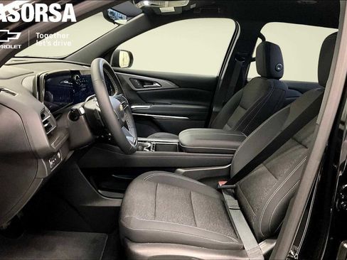 Certified 2026 Chevrolet Traverse LT w/ Driver Confidence Package FWD image 25