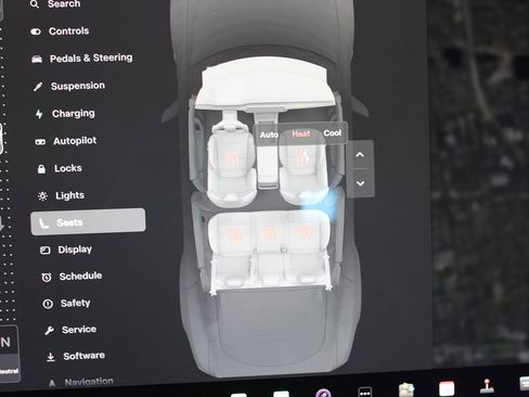 Used 2021 Tesla Model S Plaid image 18