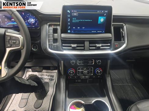 Used 2024 Chevrolet Suburban Z71 image 7