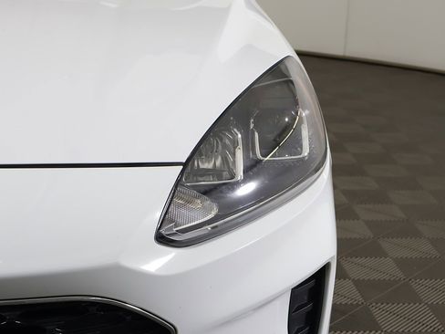 Used 2020 Ford Escape SE image 12