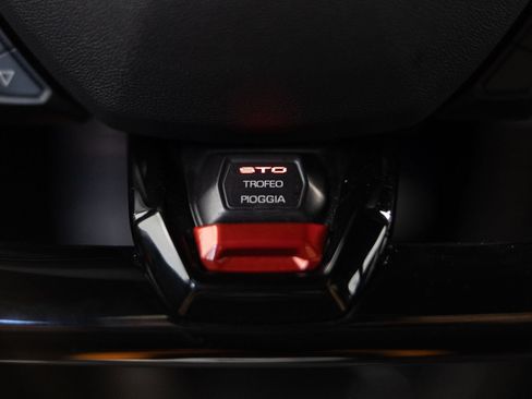 Used 2022 Lamborghini Huracan STO RWD image 25