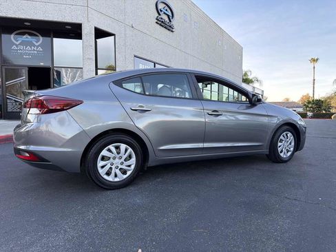 Used 2019 Hyundai Elantra SE image 14