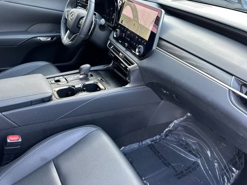 Certified 2025 Lexus RX 350h w/ Convenience Package image 17