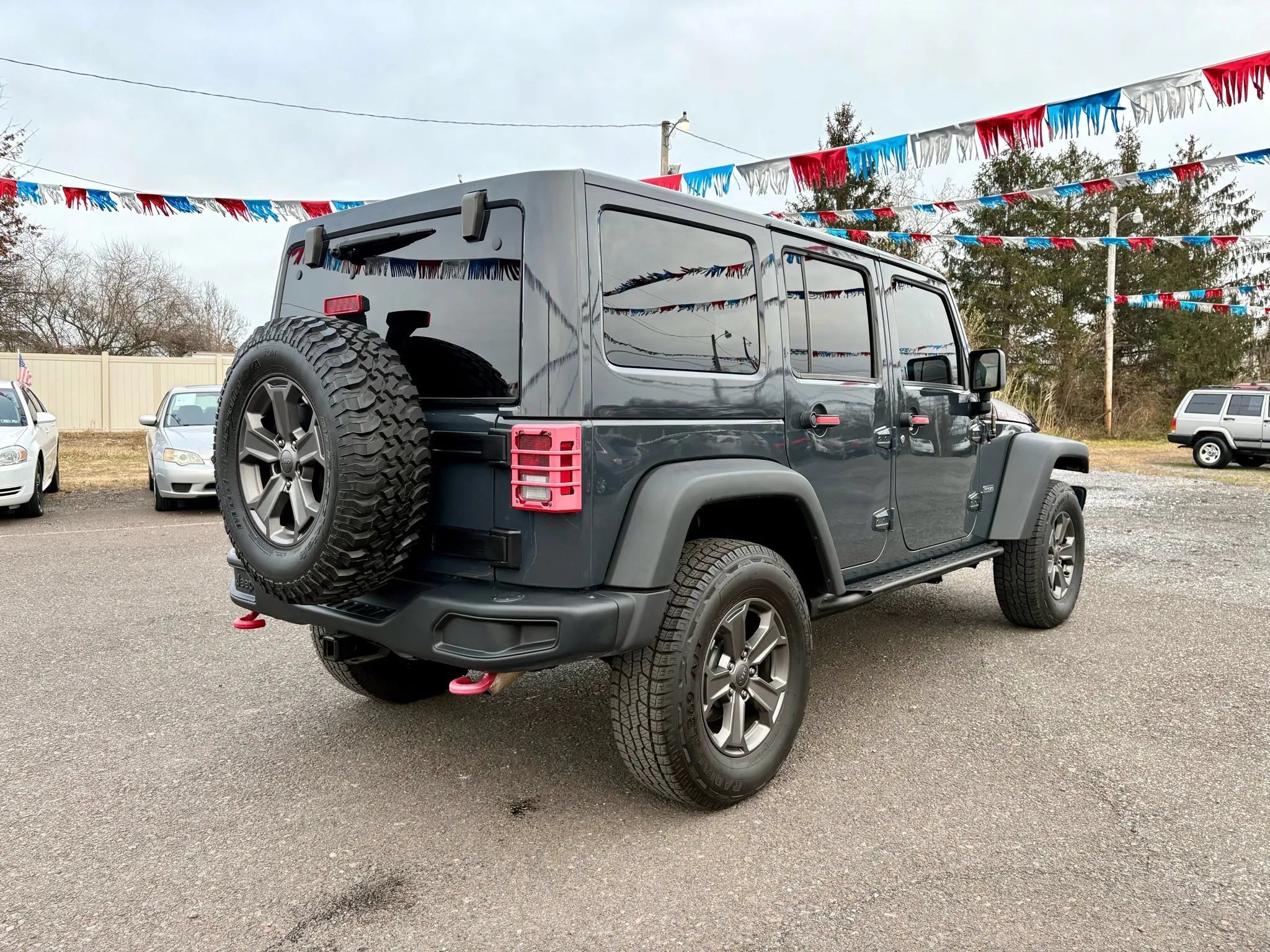 Used 2017 Jeep Wrangler Unlimited Rubicon AWD/4WD image 5