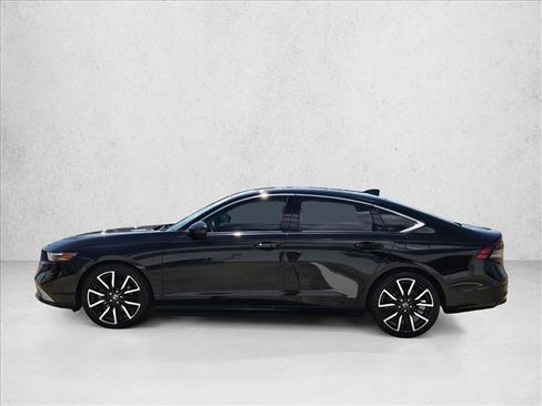 Used 2024 Honda Accord Touring image 9