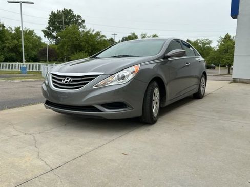 Used 2012 Hyundai Sonata GLS FWD image 3