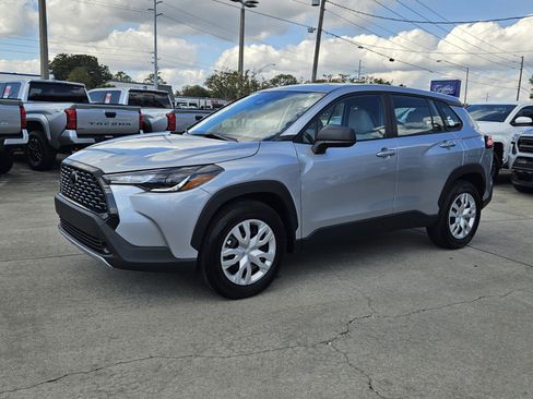 Certified 2025 Toyota Corolla Cross L image 3