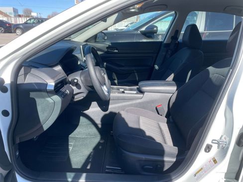 Used 2025 Nissan Altima 2.5 SV image 28