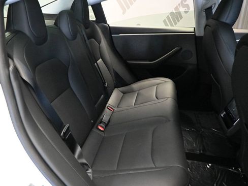 Used 2025 Tesla Model 3 Long Range RWD image 16
