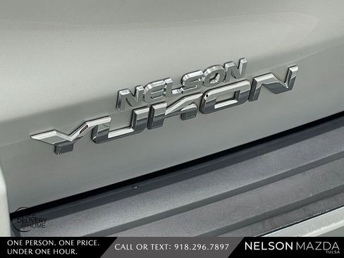 Used 2018 GMC Yukon Denali w/ Denali Ultimate Package image 16