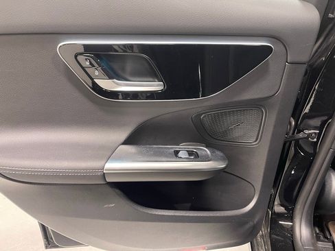 Used 2025 Mercedes-Benz C 300 4MATIC Sedan image 24