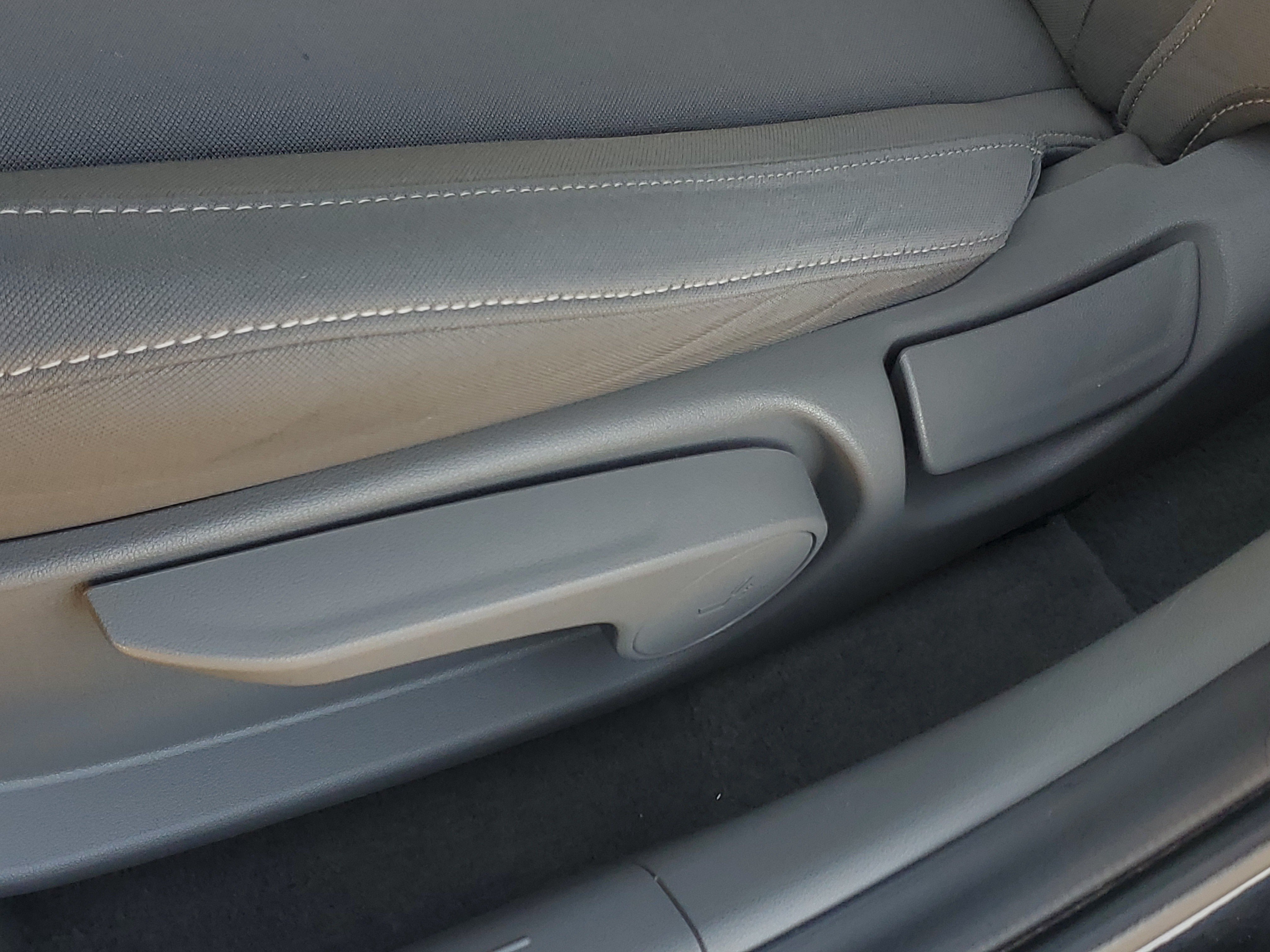 Used 2025 Hyundai Elantra SEL FWD image 22