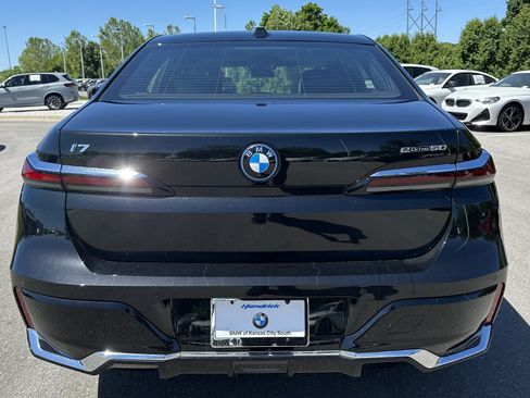 Used 2025 BMW i7 eDrive50 w/ M Sport Package RWD image 9