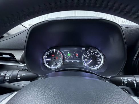 Used 2023 Toyota Highlander LE FWD image 21