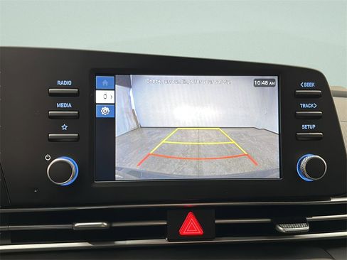 Certified 2025 Hyundai Elantra SE image 23