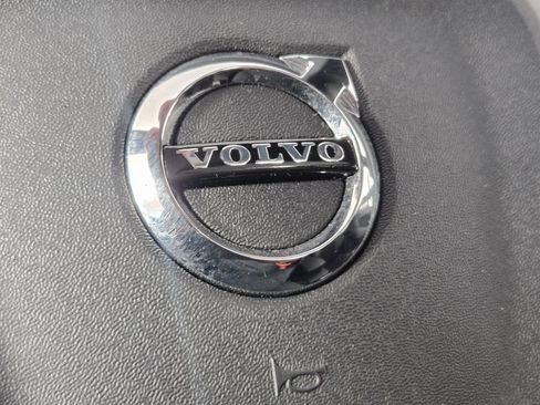 Used 2021 Volvo XC40 P8 Recharge w/ Advanced Package image 27