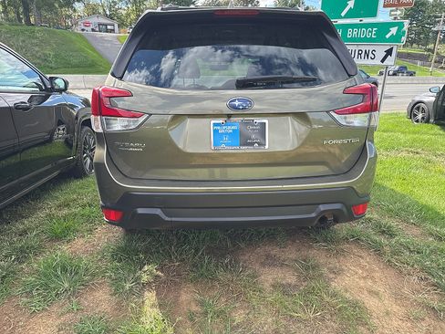 Used 2023 Subaru Forester Premium AWD/4WD image 4
