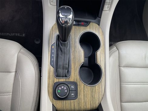 Used 2018 GMC Acadia Denali w/ Technology Package image 16