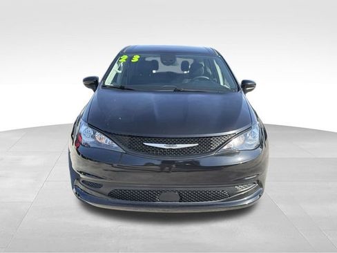 Used 2023 Chrysler Voyager LX FWD image 8