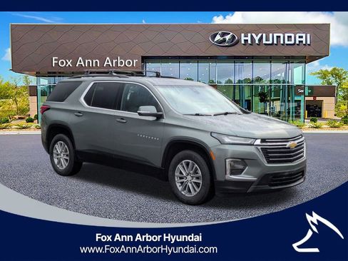 Used 2023 Chevrolet Traverse LT image 7