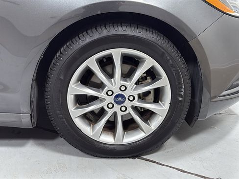 Used 2017 Ford Fusion SE image 21
