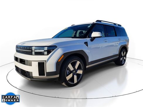 Used 2024 Hyundai Santa Fe Limited image 2