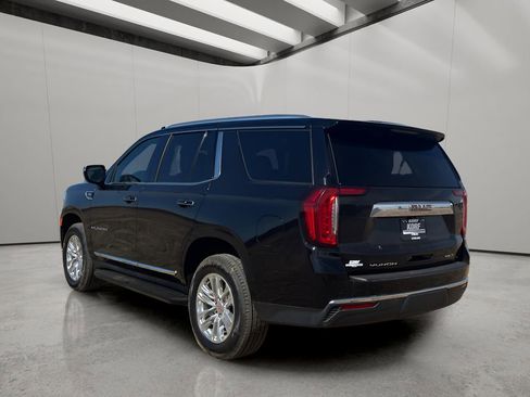Used 2024 GMC Yukon SLT image 3