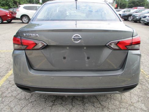 Used 2021 Nissan Versa S FWD image 17