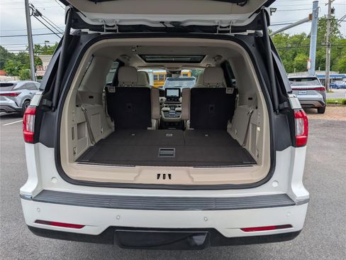 Used 2021 Lincoln Navigator Reserve w/ Luxury Package AWD/4WD image 13