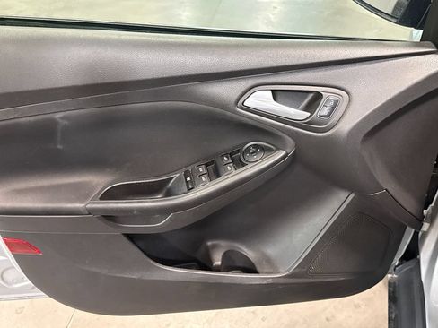 Used 2015 Ford Focus SE FWD image 8
