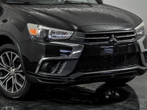 Used 2018 Mitsubishi Outlander Sport ES FWD image 2