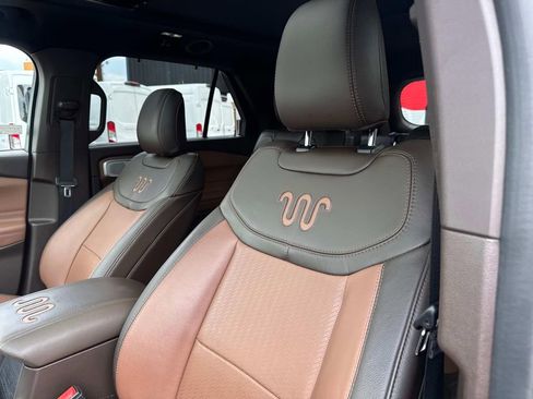 Used 2022 Ford Explorer King Ranch w/ Premium Technology Package image 23