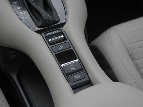 Used 2026 Honda HR-V LX image 22