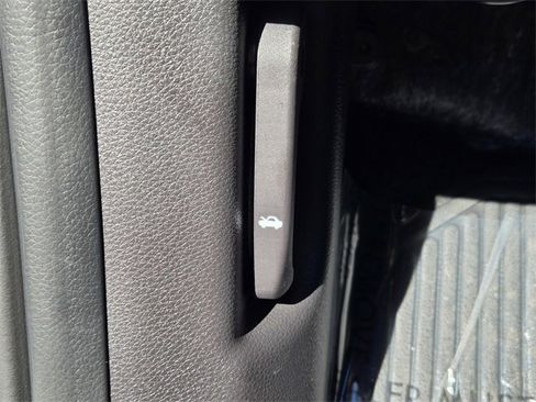 New 2026 Kia Carnival LXS image 17