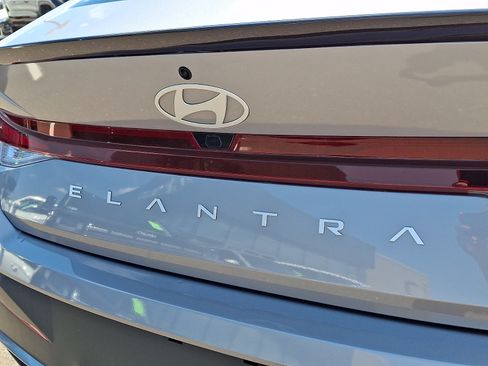 Certified 2025 Hyundai Elantra Sport FWD image 30