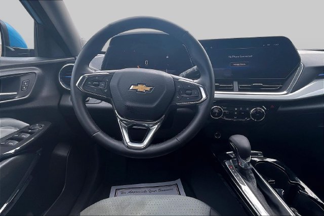 Used 2025 Chevrolet Trax LT w/ LT Convenience Package FWD image 6