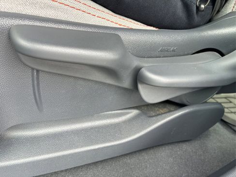 Used 2017 Chevrolet Bolt LT FWD image 16
