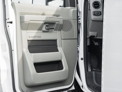 New 2026 Ford E-350 and Econoline 350 Super Duty w/ Power Equipment Group image 38