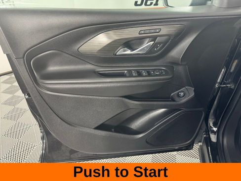 Used 2023 GMC Terrain SLT image 9