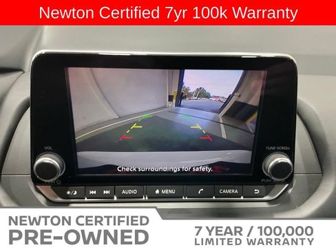 Used 2025 Nissan Rogue S FWD image 9
