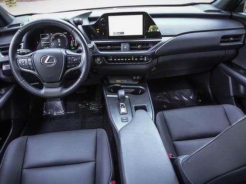 Certified 2025 Lexus UX 300h FWD w/ Accessory Package (Z2) image 17